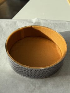 foncer le cercle avec la pâte sucrée