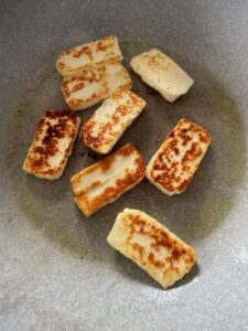 griller l'halloumi à la poêle