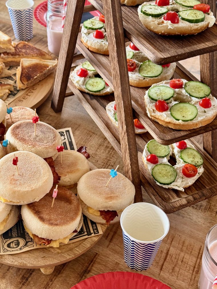 brunch : muffins, bagels, tuna melt