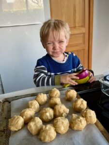 roméo fait des cookies