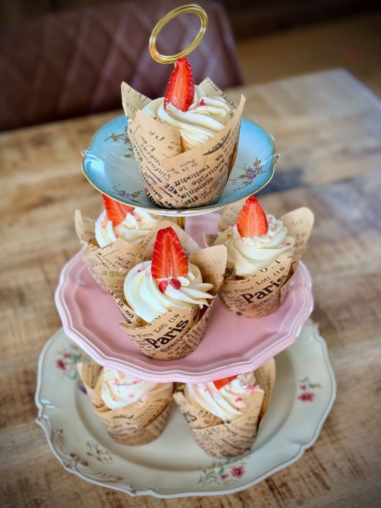 Cupcakes aux fraises avec Thermomix : gâteaux moelleux, confiture, chantilly mascarpone
