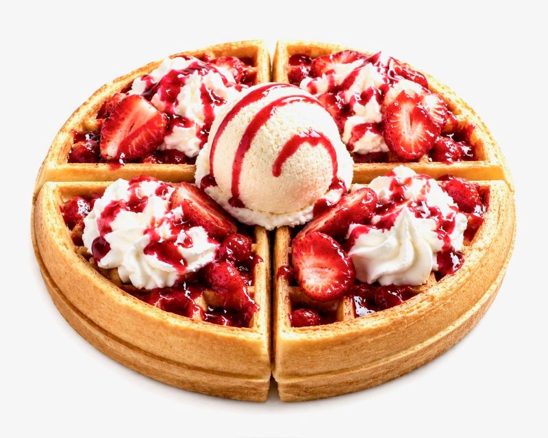 gaufre fraise chantilly coulis de fruits rouges et glace vanille