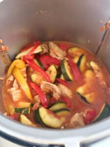poulet poivrons courgette épices coulis de tomates oignon au thermomix
