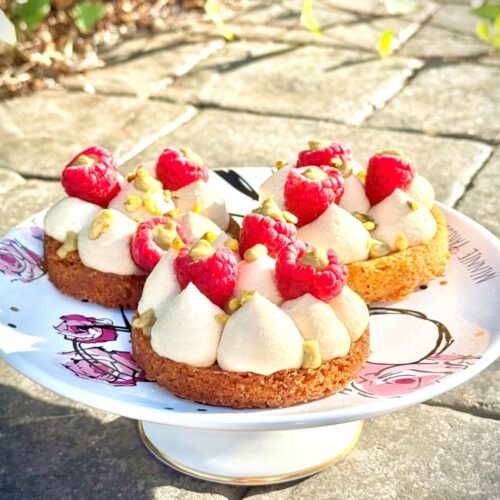 Tartelette chocolat Dulcey, framboises et pâte de pistache