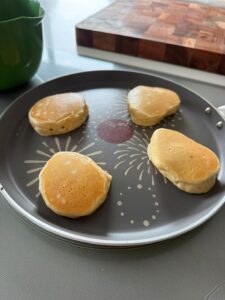 cuisson de spancakes moelleux à la poêle, à feu moyen, sans matière grasse