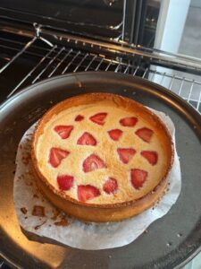 cuisson de la tarte avec crème d'amande