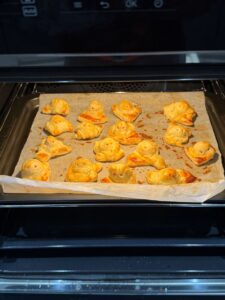Cuisson au four des fantômes Halloween